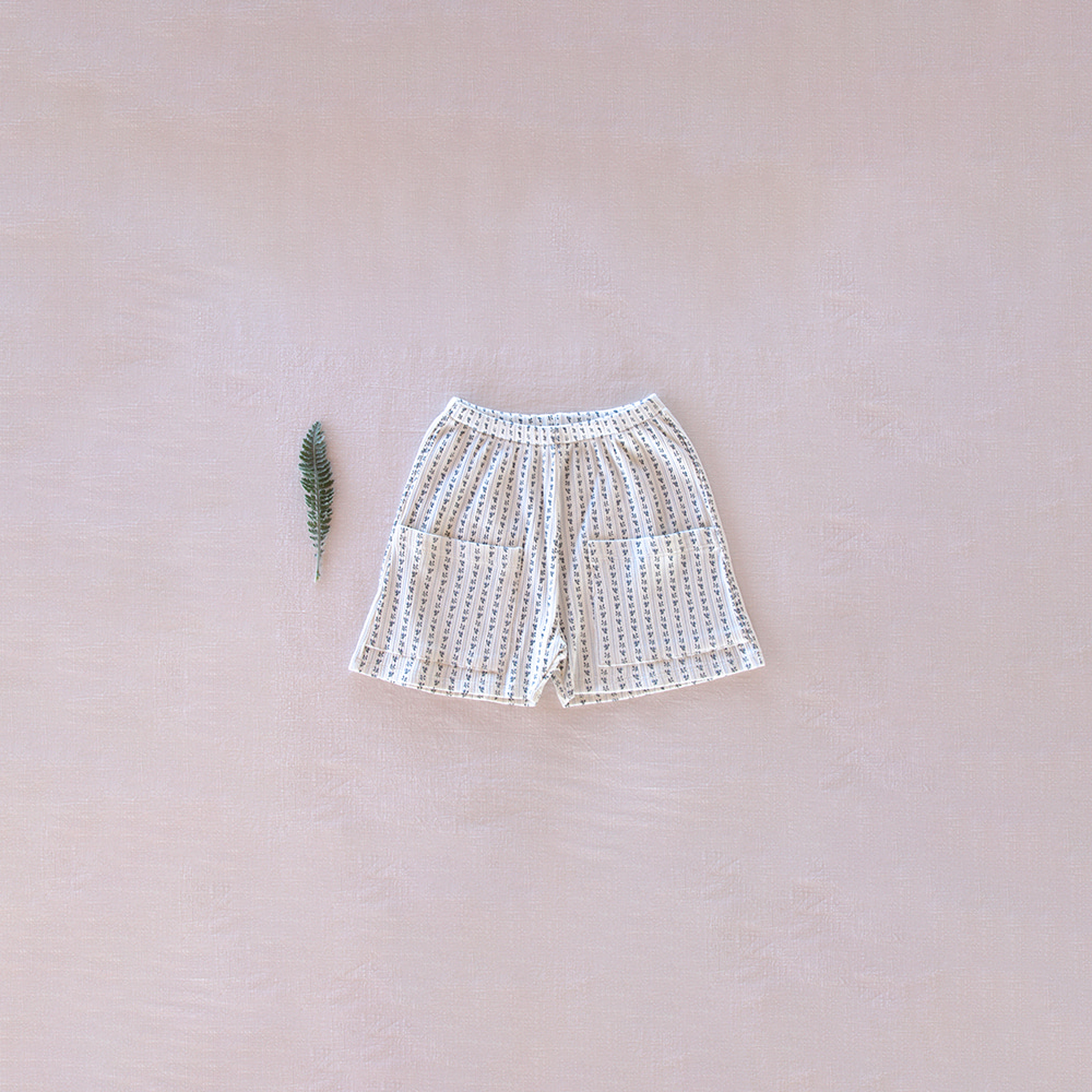 [Iver and Isla] 24SS - 22　ribbed pocket shorts - wallpaper lace floral